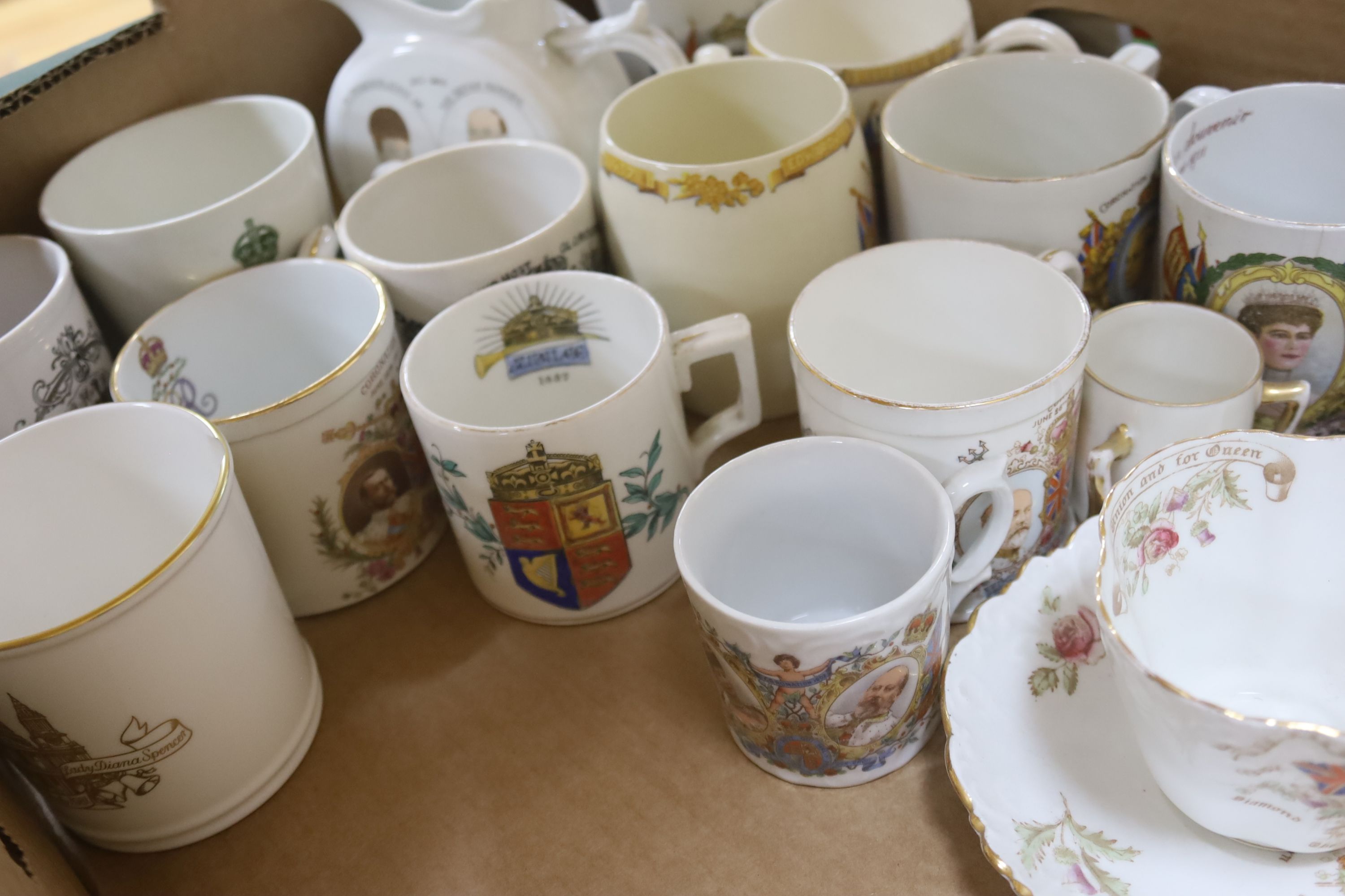 A collection of commemorative ceramics, including a pearlware Orangemen mug dedicated to William III, 11.5cm high